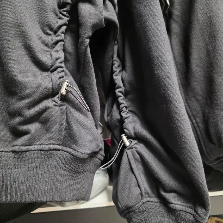 [BUNJANG] Songzio 24FW Batman Collaboration Sweatshirt / 송지오 24fw 배트맨 콜라보 맨투맨 50