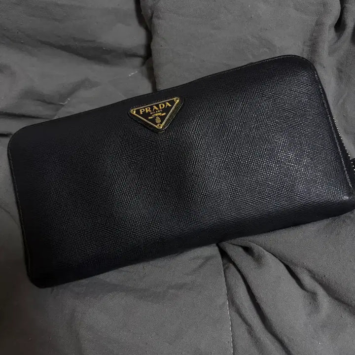 [BUNJANG] Prada Saffiano Triangle Long Wallet / 프라다 사피아노 트라이앵글 장지갑