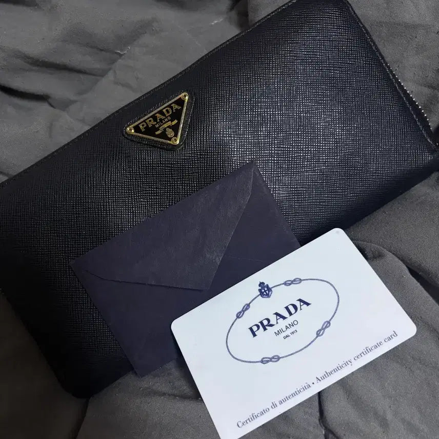 [BUNJANG] Prada Saffiano Triangle Long Wallet / 프라다 사피아노 트라이앵글 장지갑