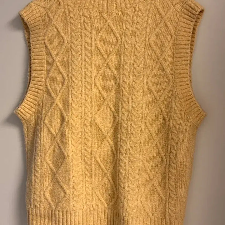 [BUNJANG] Giordano Cable Knit Vest Yellow / 지오다노 케이블 니트 베스트 옐로우 S