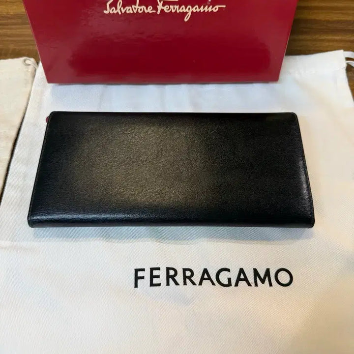[BUNJANG] Salvatore Ferragamo Black Long Wallet / 페라가모 블랙 장지갑