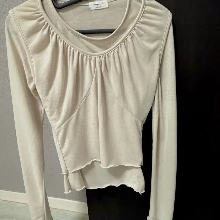 [BUNJANG] Shirring Layered Long Sleeve T-Shirt / 셔링 레이어드 긴팔 티셔츠