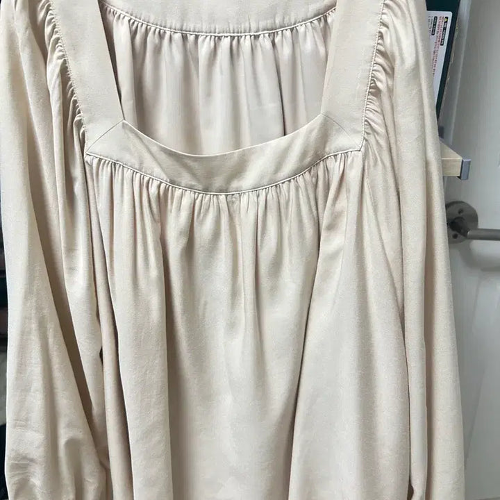 [BUNJANG] Sie Ruffle Silky Blouse / 시에 sie 러플 실키 블라우스