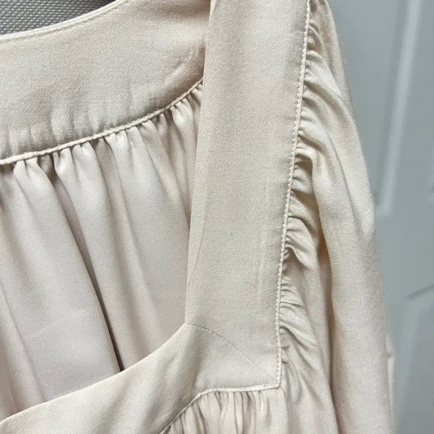 [BUNJANG] Sie Ruffle Silky Blouse / 시에 sie 러플 실키 블라우스