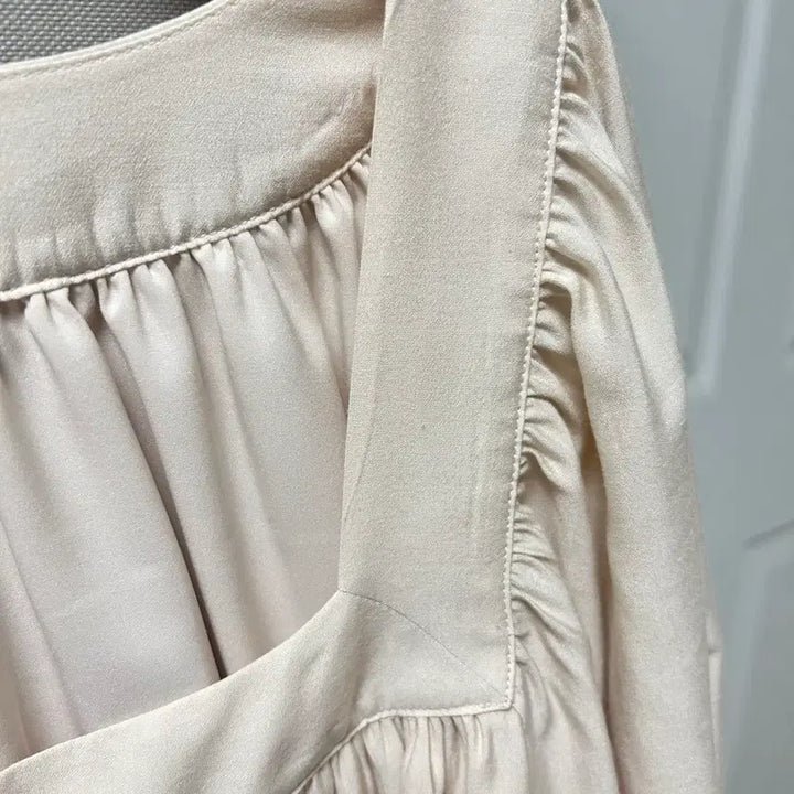 [BUNJANG] Sie Ruffle Silky Blouse / 시에 sie 러플 실키 블라우스