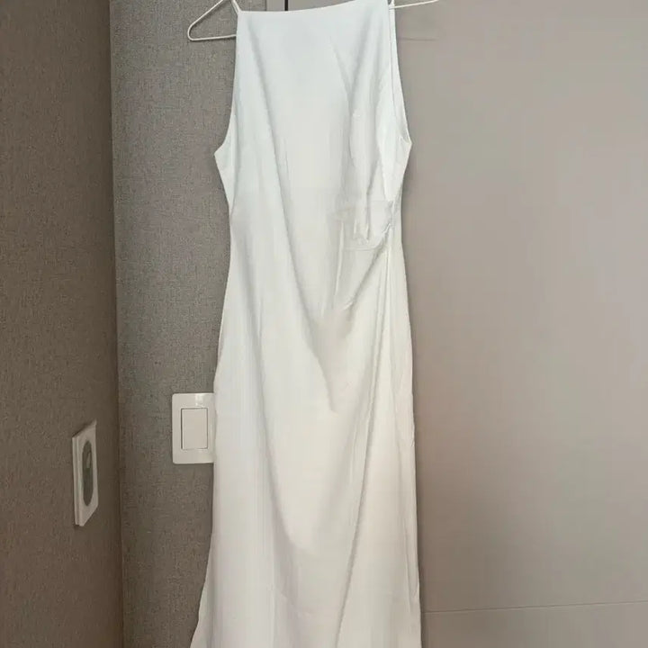 [BUNJANG] White Sleeveless Shirring Dress for Bridal Shower / 화이트 민소매 셔링 원피스 브라이덜샤워