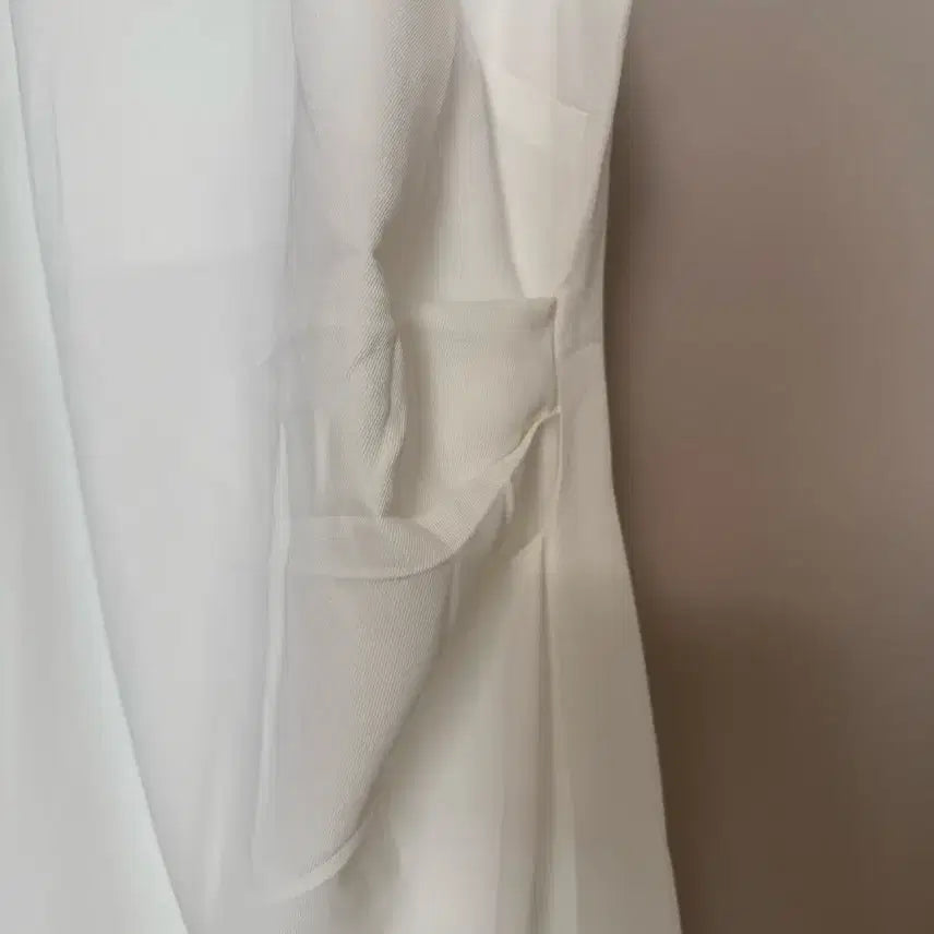 [BUNJANG] White Sleeveless Shirring Dress for Bridal Shower / 화이트 민소매 셔링 원피스 브라이덜샤워
