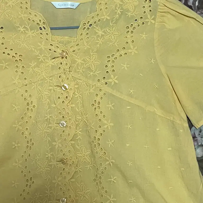 [BUNJANG] Vintage Yellow Eyelet Flower Short Sleeve Blouse / 빈티지 옐로우 아일렛 플라워 반팔 블라우스