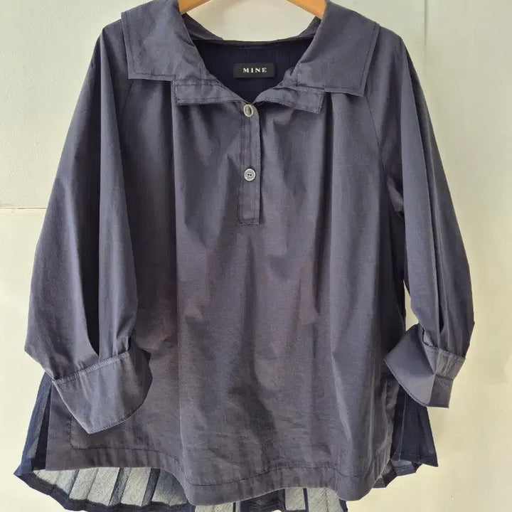 [BUNJANG] MINE Navy Pleated Blouse / MINE 네이비 플리츠 블라우스 82-94-160