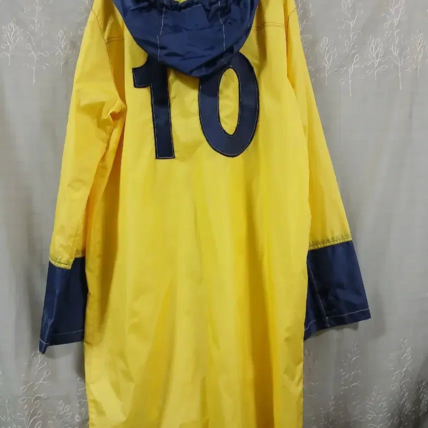 [BUNJANG] Yellow Hooded Long Raincoat / 노란색 롱 레인코트 후드 새옷