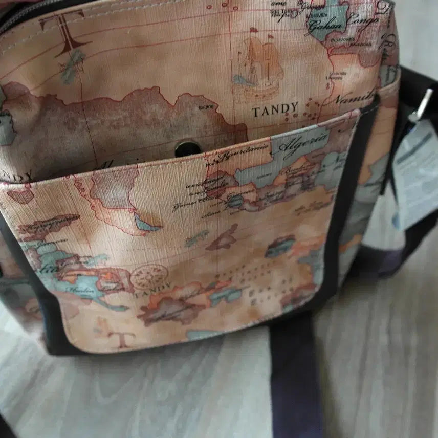 [BUNJANG] Tandy Leather Crossbody Bag / 텐디 크로스백/가로26,세로26,밑단넓이8/새제품