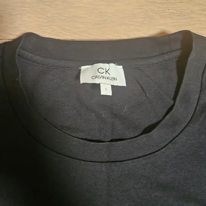 [BUNJANG] Calvin Klein Satin Black Short Sleeve T-Shirt XL / CK 새틴 고급원단 검정 반팔. XL.택포3.5만!