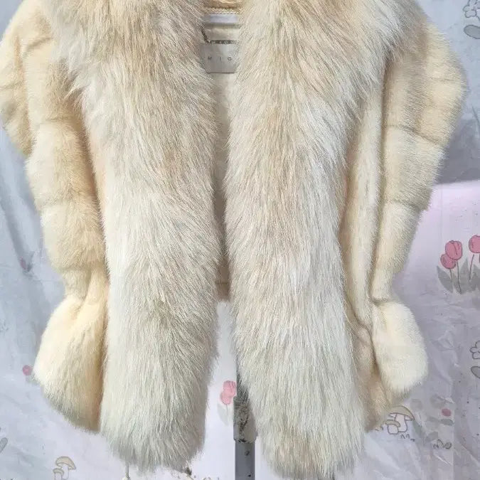 [BUNJANG] MICHAA Saga Fox Fur Trimmed 100% Mink Short Vest / 미샤    사가폭스퍼배색   (덴마크인증) 밍크100%  숏  베스트.