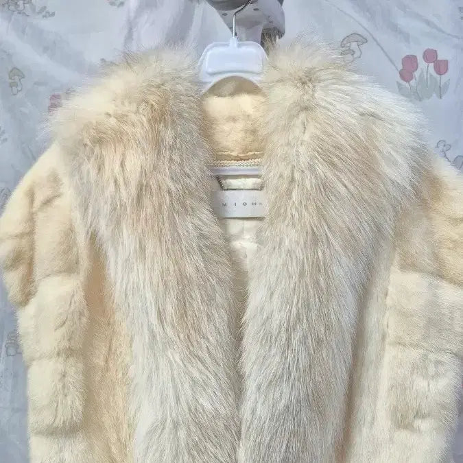 [BUNJANG] MICHAA Saga Fox Fur Trimmed 100% Mink Short Vest / 미샤    사가폭스퍼배색   (덴마크인증) 밍크100%  숏  베스트.