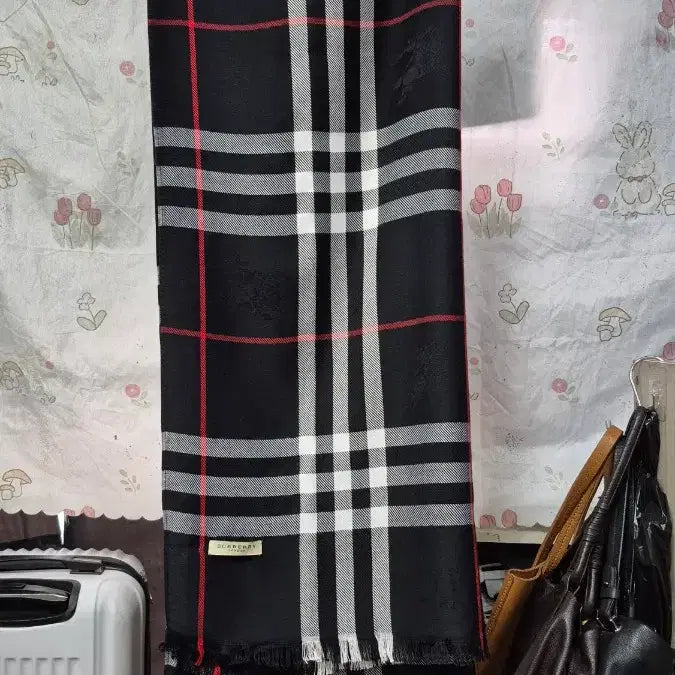 [BUNJANG] Burberry Large Check Pattern Silk &amp; Wool Blend Scarf Shawl / 버버리  대형  머플러/  숄