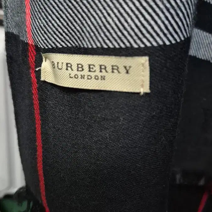 [BUNJANG] Burberry Large Check Pattern Silk &amp; Wool Blend Scarf Shawl / 버버리  대형  머플러/  숄
