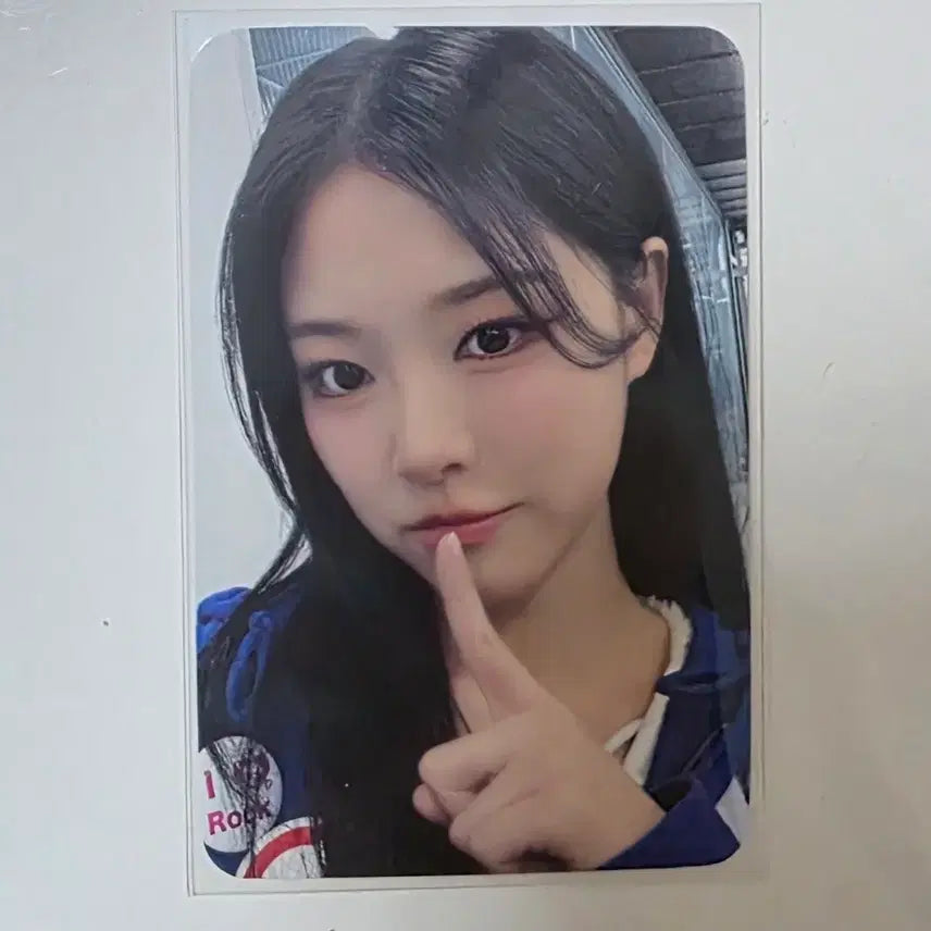 [BUNJANG] Latency Hyunjin Gongbang Photocard / latency 레이턴시 현진 공방 포카 양도