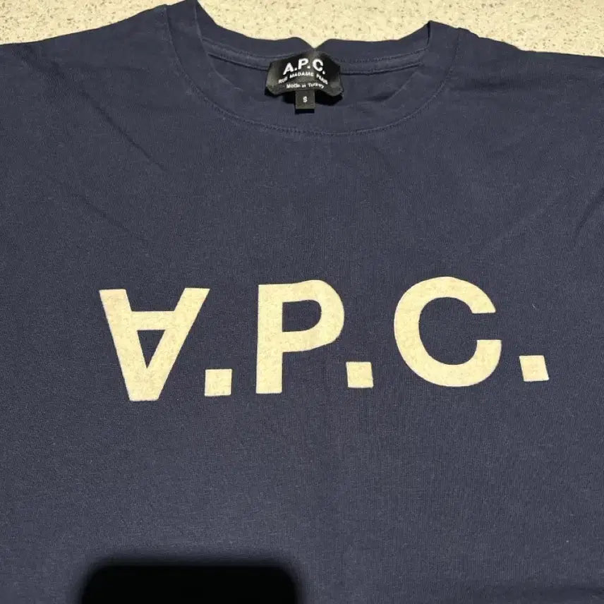 [BUNJANG] A.P.C. Big Logo T-Shirt Navy S / A.P.C. 빅 로고 티셔츠 네이비