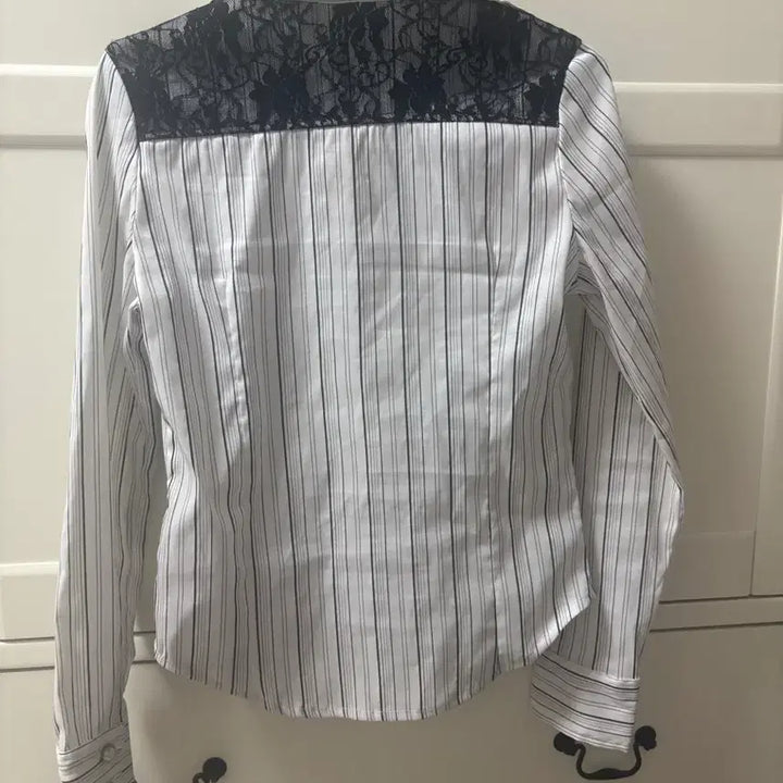 [BUNJANG] Vintage Lace Stripe Shirt / 빈티지 레이스 스트라이프 셔츠