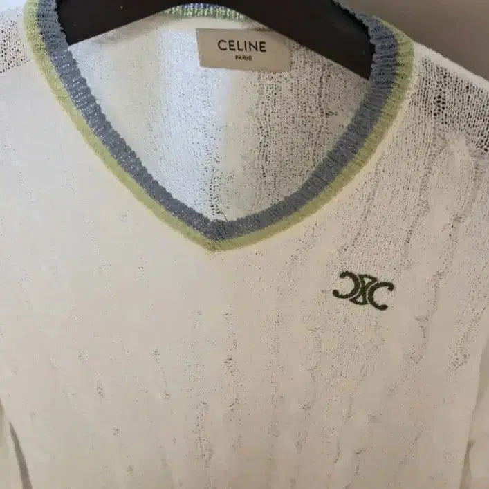 [BUNJANG] Celine White V-Neck T-Shirt / 새상품  셀린 66.77