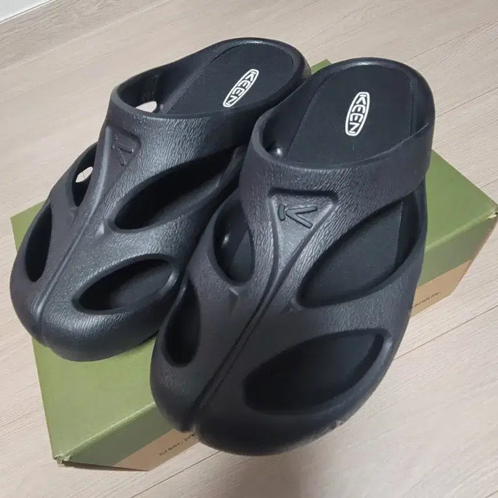 [BUNJANG] Kinn Shanti Black 240 Sneakers / 킨 샨티 블랙 240 새상품