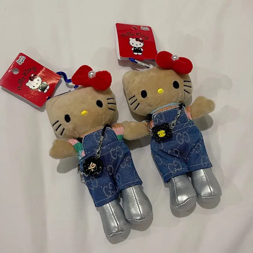 [BUNJANG] Hello Kitty Denim Overalls Doll Keychain / 헬로키티 키링 데님멜빵 태닝 롱다리 키티 인형 키링(개당)