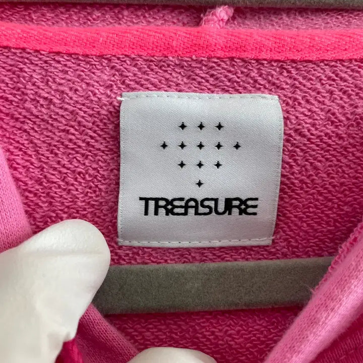 [BUNJANG] TREASURE Lettering Pink Hoodie / 트레저 굿즈 / 레터링 핑크 후드티