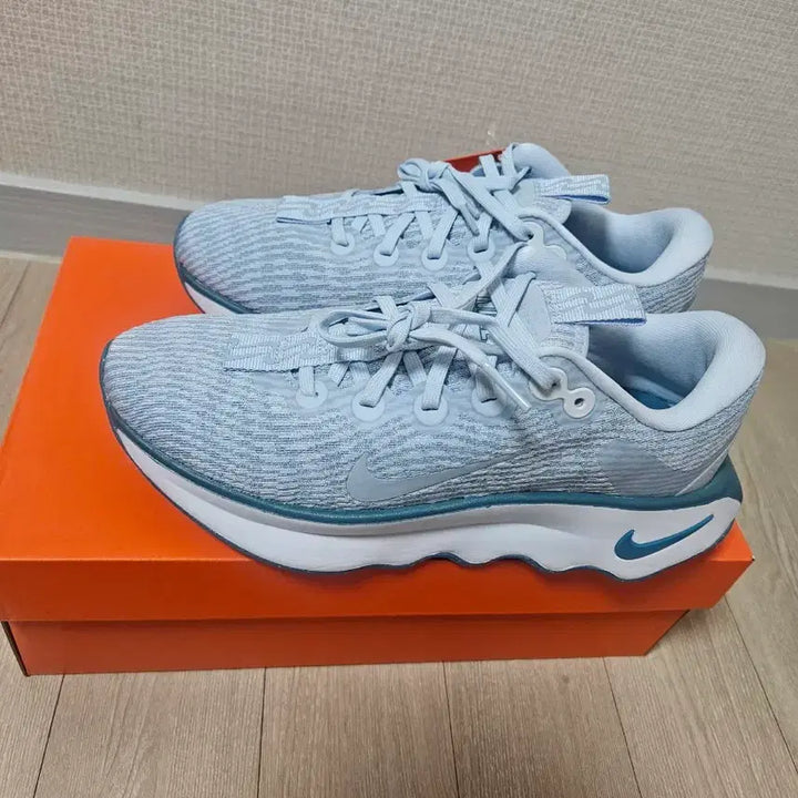 [BUNJANG] Nike Motiva 240 Sneakers / 나이키 모티바 240