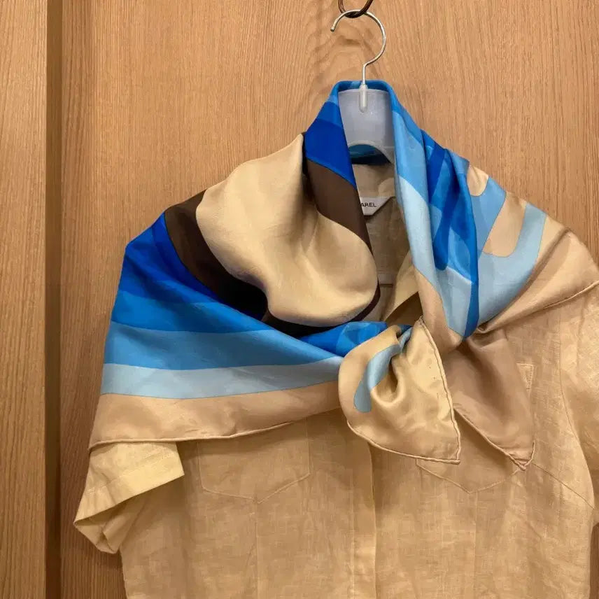 [BUNJANG] Christian Dior D Pattern Silk Scarf / 크리스찬디올D 패턴 실크스카프