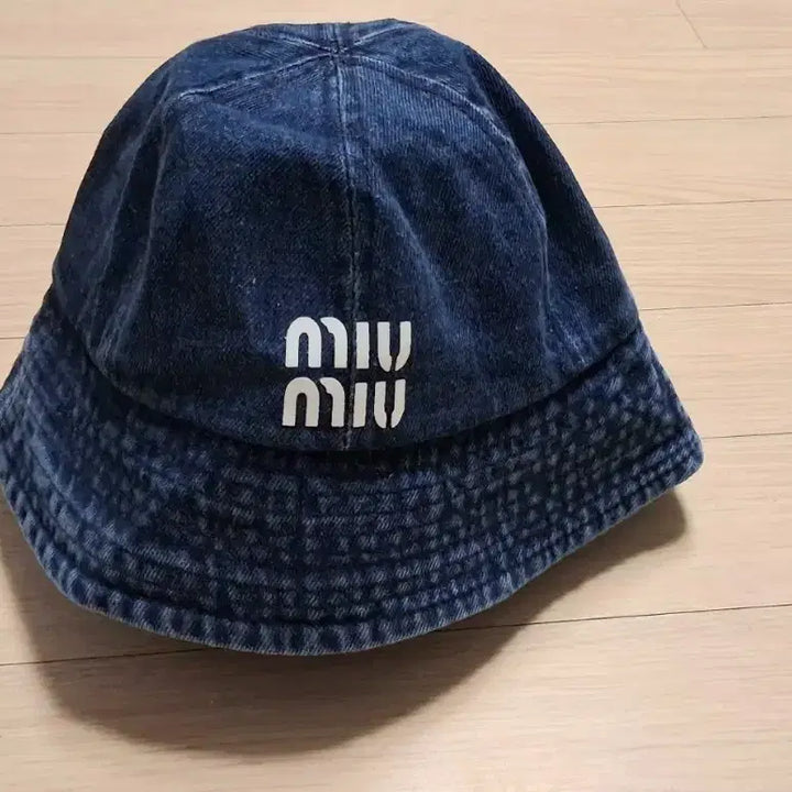 [BUNJANG] Miu Miu Denim Bucket Hat / 새상품 미우미우모자