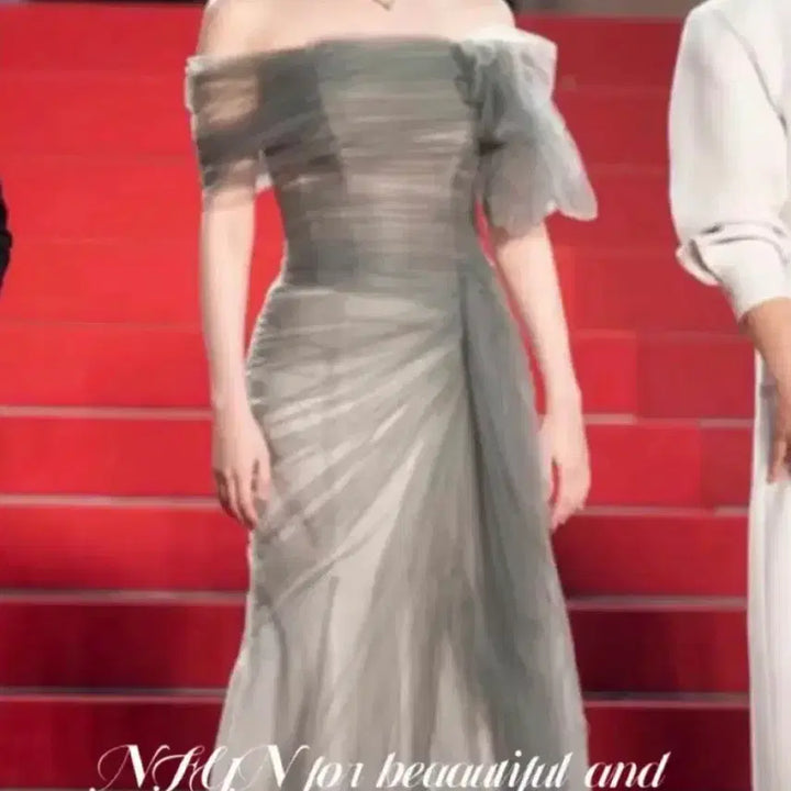 [BUNJANG] IU Graduation Photo Rental Dress / 아이유 드레스 졸업사진 대여