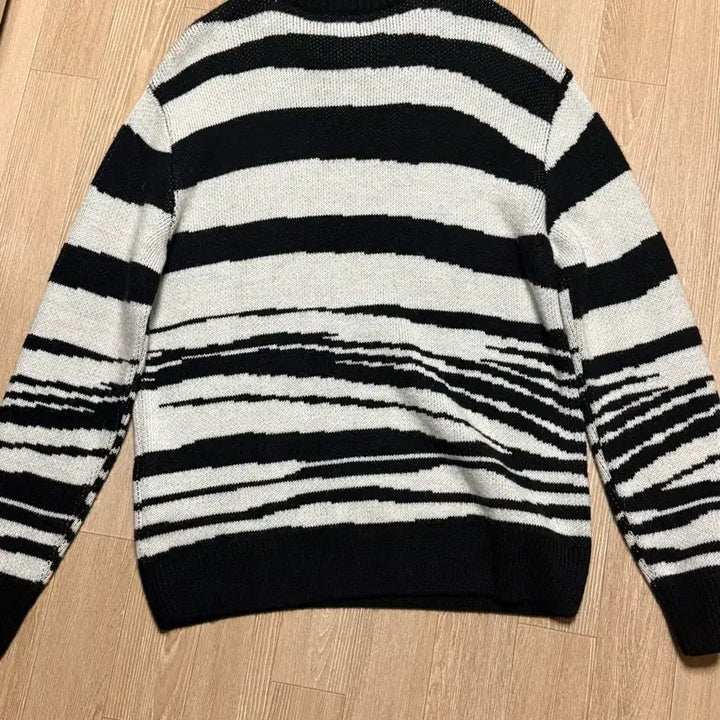 [BUNJANG] Zara Black/White Stripe Knit Sweater / 자라 블랙/화이트 스트라이프 니트