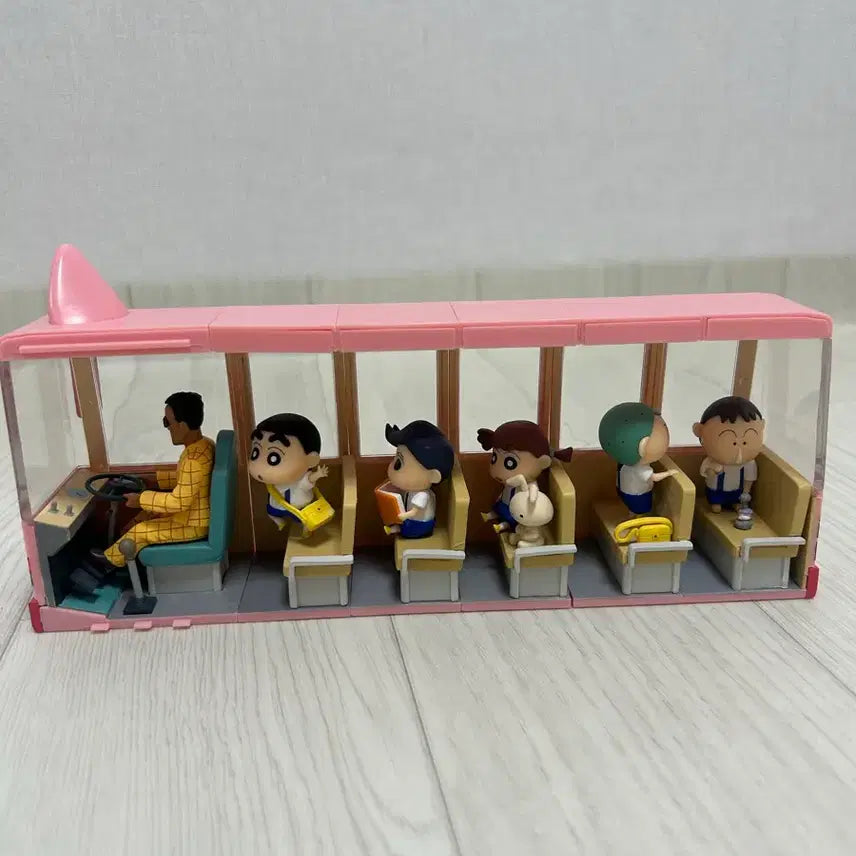 [BUNJANG] Crayon Shin-chan Bus Figure Bundle / 짱구 버스 피규어