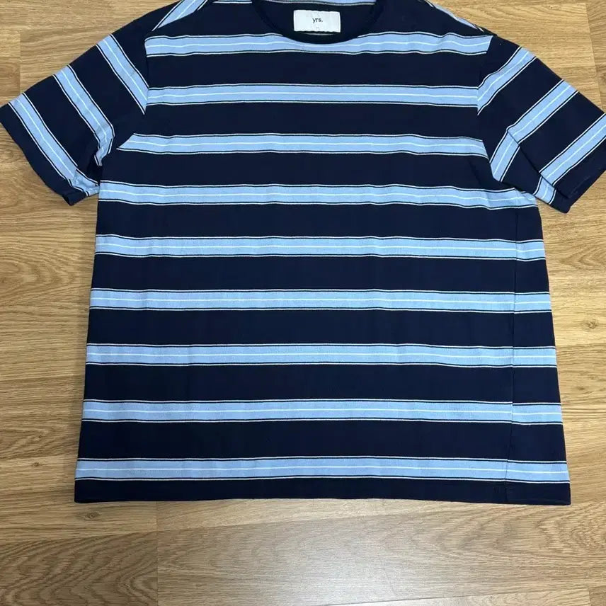 [BUNJANG] Years Ago Basque Short-Sleeve T-Shirt Navy/Blue M / 이얼즈어고 바스크 반팔 티셔츠 네이비/블루 색상 M사이즈 판매
