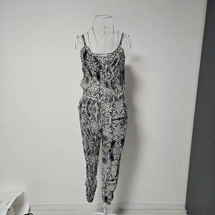 [BUNJANG] Parker Silk Jumpsuit / Parker silk jumpsuit 미국브랜드 파커 점프수트 원피스