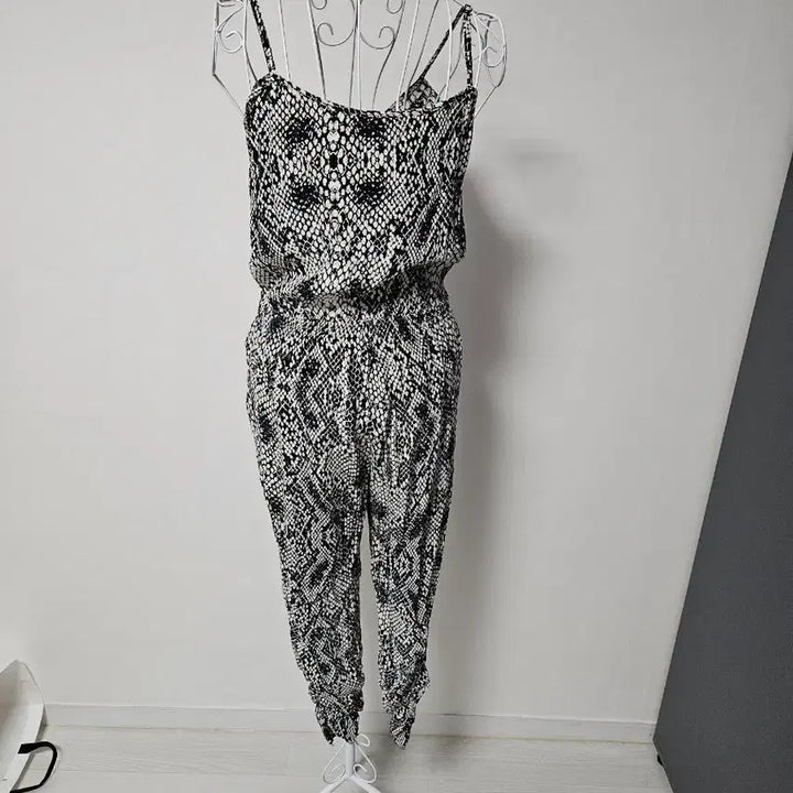 [BUNJANG] Parker Silk Jumpsuit / Parker silk jumpsuit 미국브랜드 파커 점프수트 원피스