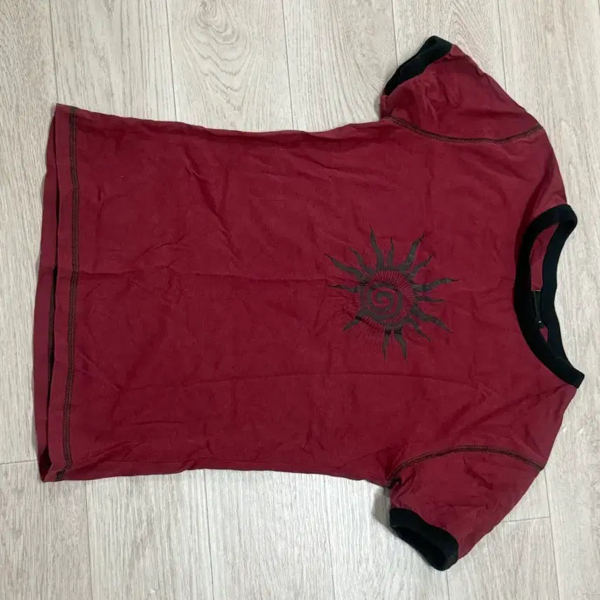 [BUNJANG] Arkham Cracked Sun Ringer Short-Sleeve Top (Wine) / 아캄 반팔 Cracked Sun Ringer Top (Wine)