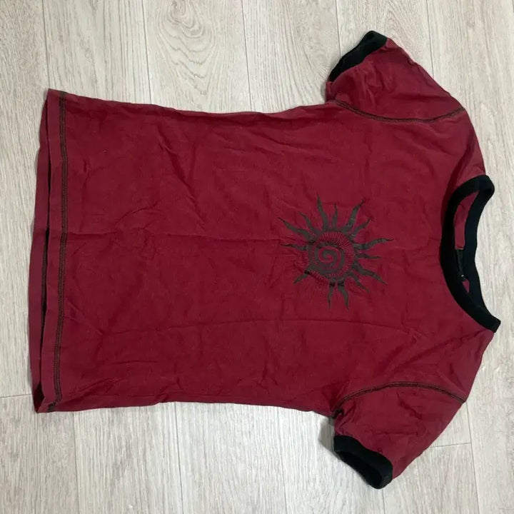 [BUNJANG] Arkham Cracked Sun Ringer Short-Sleeve Top (Wine) / 아캄 반팔 Cracked Sun Ringer Top (Wine)