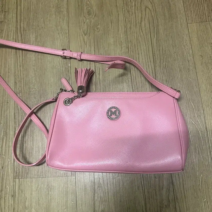 [BUNJANG] Metrociti Pink Leather Crossbody Bag / 메트로시티 핑크컬러
