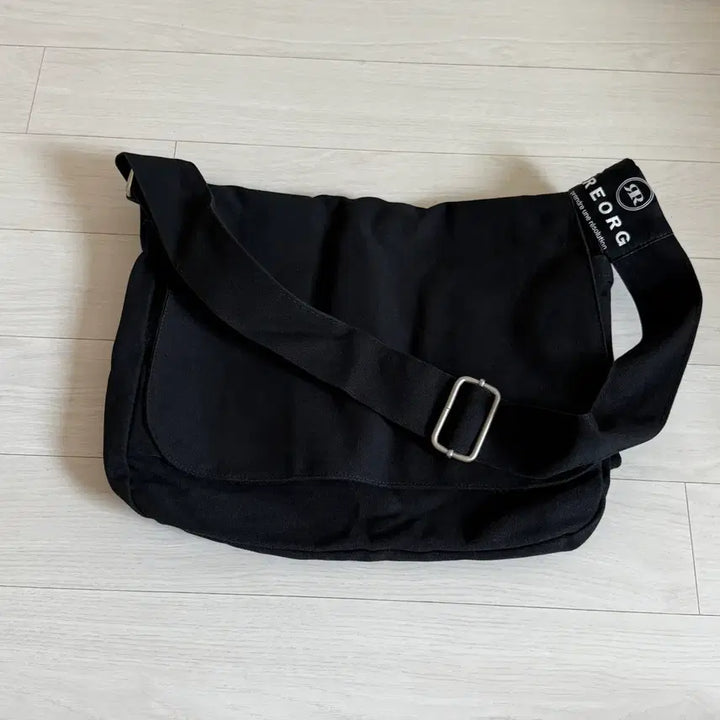 [BUNJANG] RIOG CONVERSE Crossbody Bag / 리올그 컨버스 크로스백