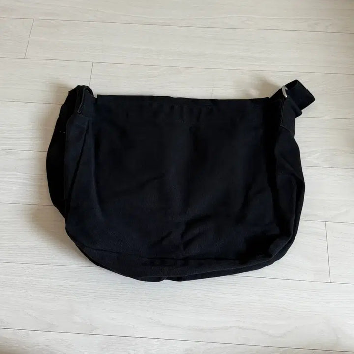 [BUNJANG] RIOG CONVERSE Crossbody Bag / 리올그 컨버스 크로스백