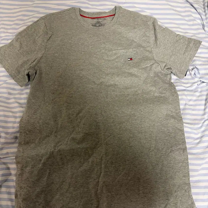 [BUNJANG] Tommy Hilfiger Gray Short-Sleeve T-Shirt / 타미힐피거 그레이 반팔 티셔츠