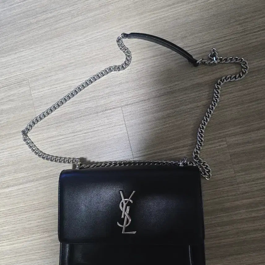 [BUNJANG] Silver Chain Shoulder Bag / 블랙 체인 숄더백
