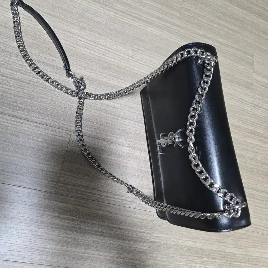 [BUNJANG] Silver Chain Shoulder Bag / 블랙 체인 숄더백