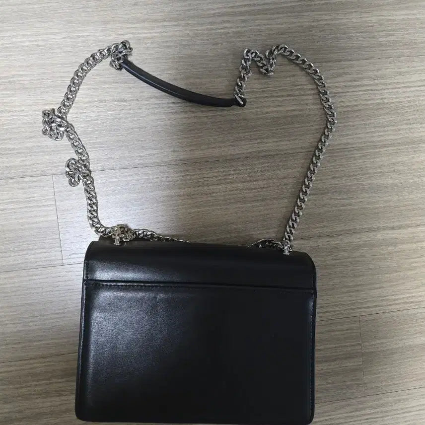 [BUNJANG] Silver Chain Shoulder Bag / 블랙 체인 숄더백