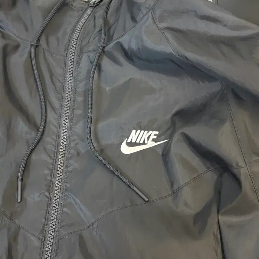 [BUNJANG] Nike Black Windbreaker Jacket (Size M) / 나이키 블랙 바람막이 M