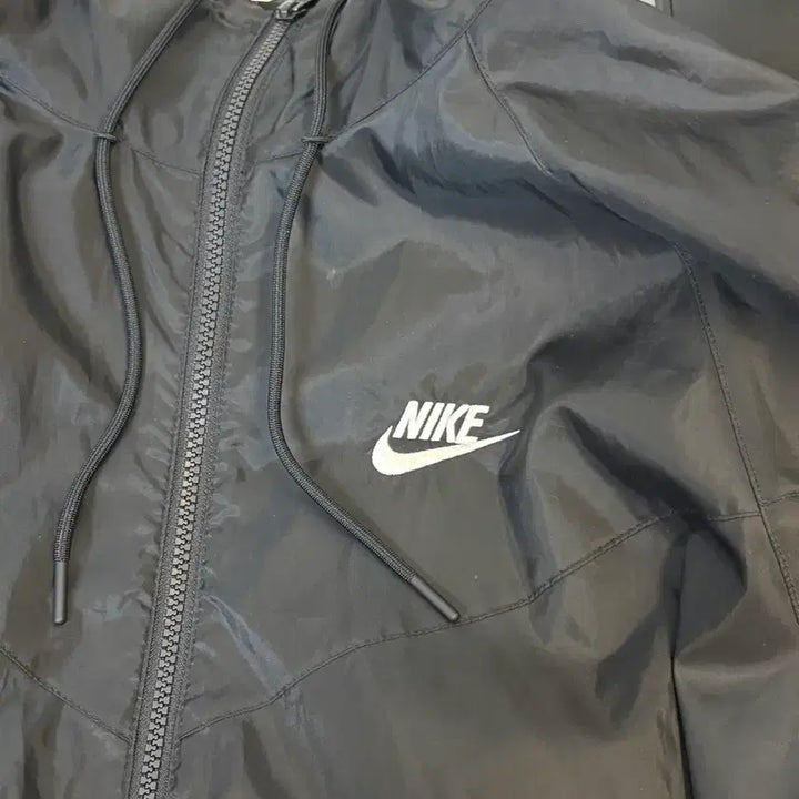 [BUNJANG] Nike Black Windbreaker Jacket (Size M) / 나이키 블랙 바람막이 M