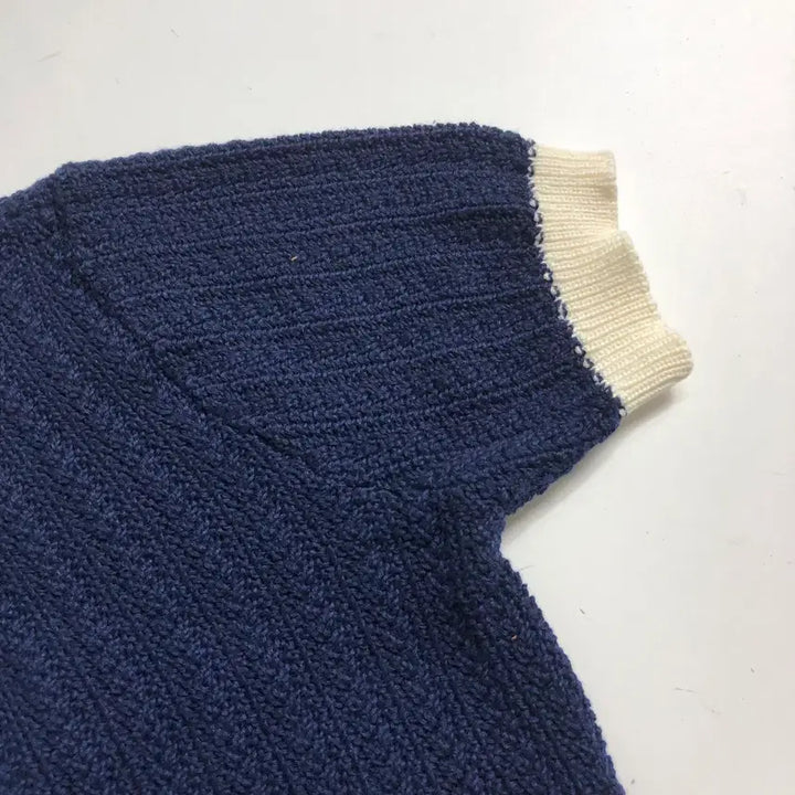 [BUNJANG] Navy Nope Embroidered Short-Sleeve Knit Top / 네이비 Nope 자수 반팔 니트티