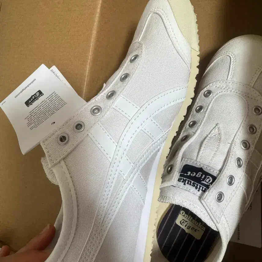 [BUNJANG] Onitsuka Tiger Slip-on White Shoes (Size 230) / 오니츠카타이거 슬립온 화이트 230(새상품)