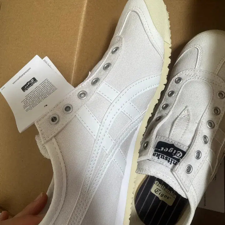 [BUNJANG] Onitsuka Tiger Slip-on White Shoes (Size 230) / 오니츠카타이거 슬립온 화이트 230(새상품)